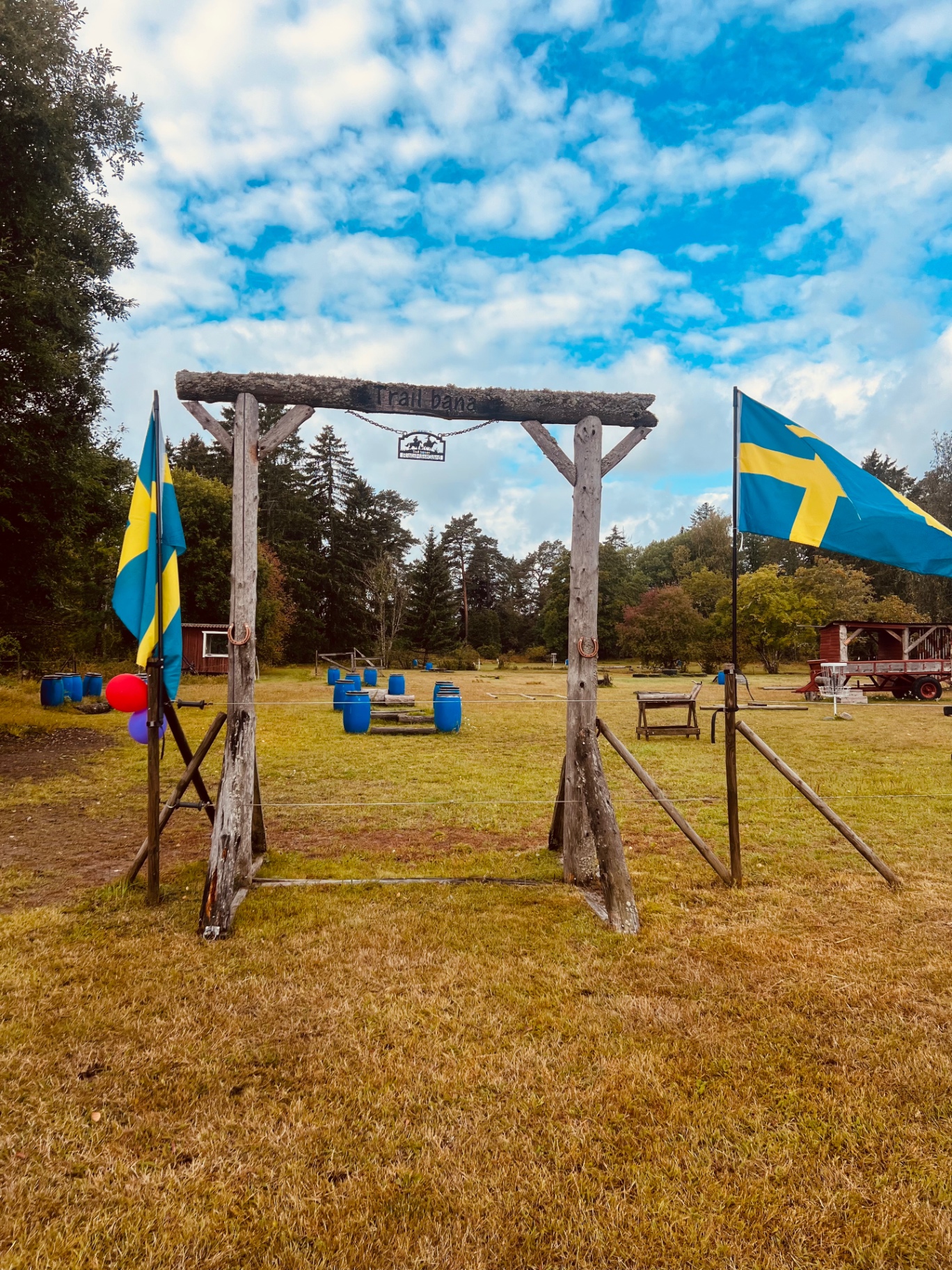 Entré till trailbanan på Riala Hästgård